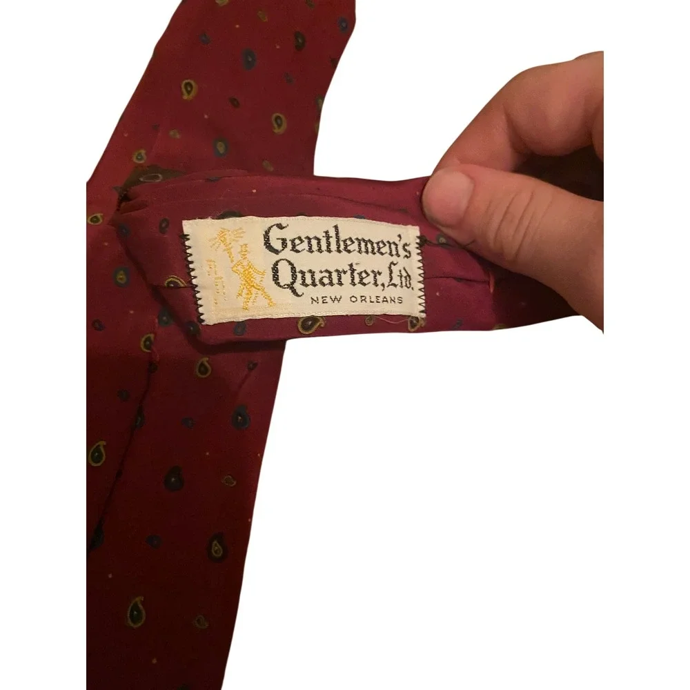 Oscar‎ de la Renta Mens Silk Necktie Burgundy Paisley Print Gentlemen's Quarter